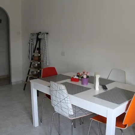 Stephenson Apartment *