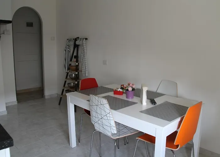 Stephenson Apartment *